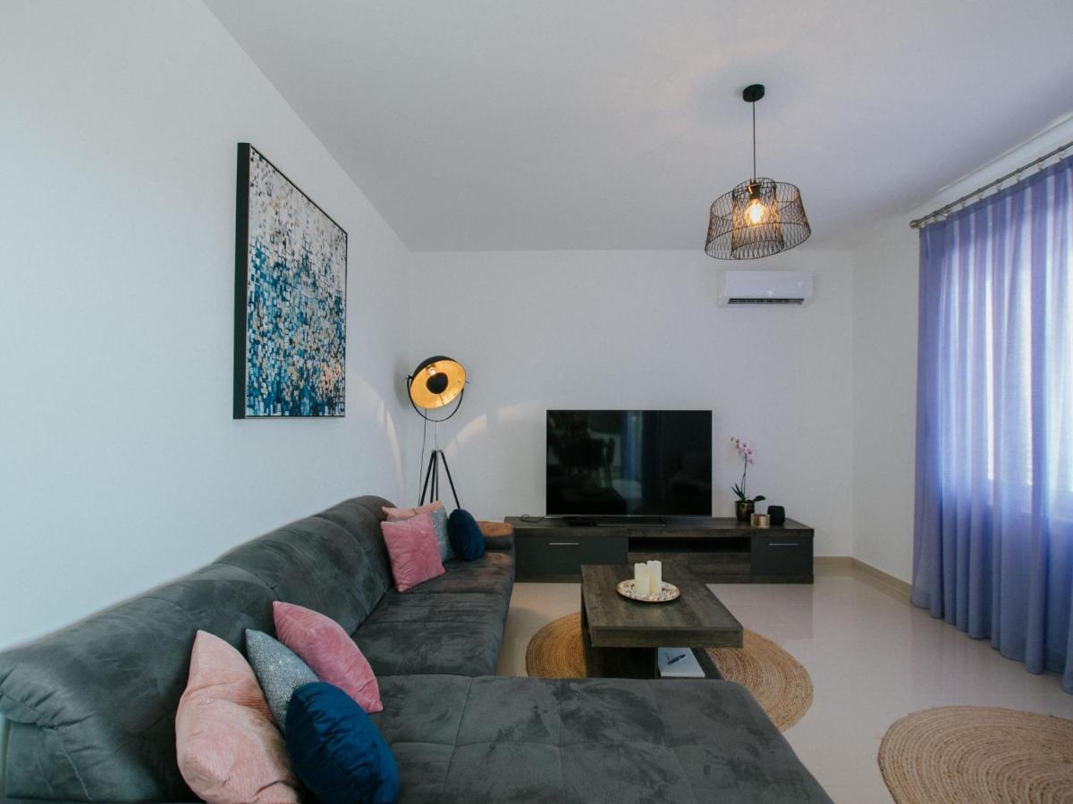 Luxury Apartment Di トロギール エクステリア 写真